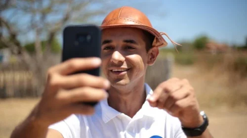 Pesquisa eleitoral no RN mostra Alysson Bezerra líder e alta rejeição a Marinho