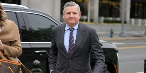 CEO da Netflix atribui desistência de compra da Warner Bros. Discovery a preço, não a política