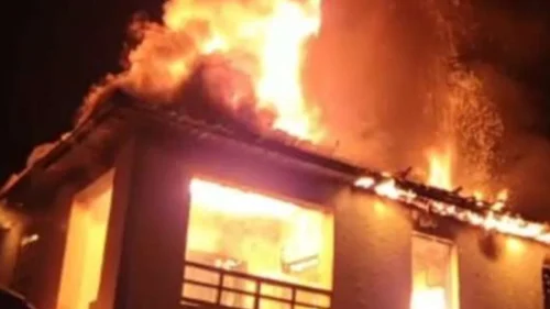 Incêndio criminoso destrói fábrica de uniformes no Méier, Rio de Janeiro
