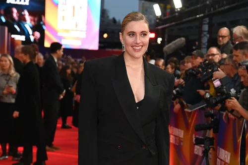 Netflix adia Nárnia de Greta Gerwig para 2027; filme terá estreia bombástica nos cinemas
