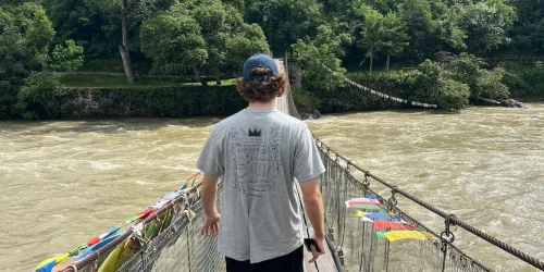 Ex-nômade digital após 7 anos de viagens decide se estabelecer no nordeste da Inglaterra