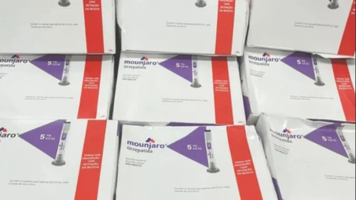 Mulher é presa por vender canetas emagrecedoras roubadas na Bahia