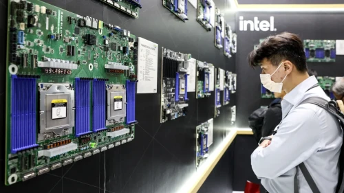 Entenda a 'Guerra dos Chips': Como uma Peça Invisível Decide o Futuro da Inteligência Artificial