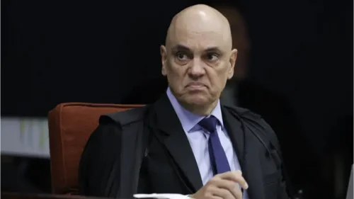 Moraes absolve delegado da PF e condena cinco réus por atos golpistas de 8 de janeiro
