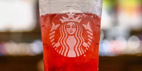 O plano secreto do Starbucks que está fazendo você trocar o café por energia líquida