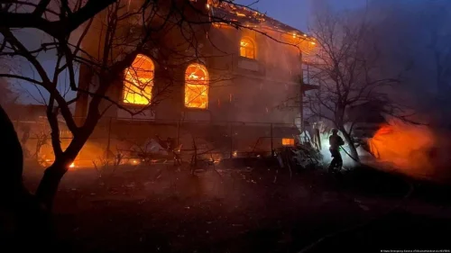 Rússia ataca Kiev com drones e mísseis às vésperas de encontro Trump-Zelenski