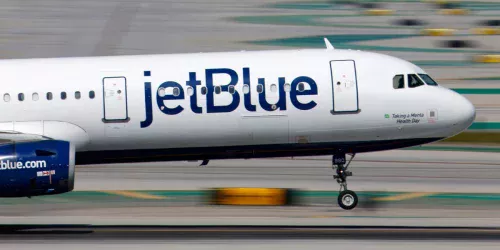 JetBlue aumenta taxas de bagagem despachada, citando custos operacionais em alta