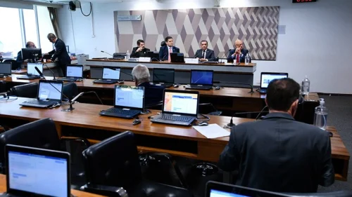 Senado discute mudanças na Lei do Impeachment após decisão do STF sobre PGR