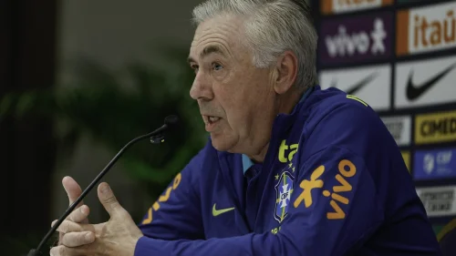 Ancelotti defende organização da Seleção Brasileira e rebate críticas de Danilo