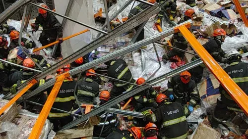 Empilhadeira derruba 80 toneladas de produtos congelados sobre trabalhador em SP