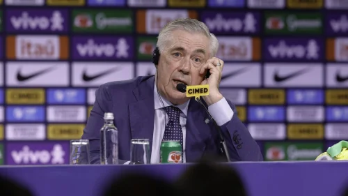 Pesquisa revela divisão entre torcedores sobre convocação de Ancelotti para a Seleção