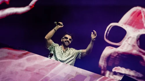 Alok homenageia Luiz Gonzaga com show de drones no São João de Campina Grande