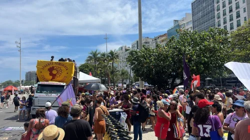 Movimento nacional ocupa ruas do Brasil em protesto contra violência de gênero