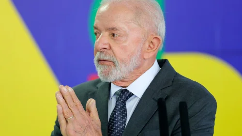 Pesquisa nacional mostra Lula com 35% em três cenários para 2026