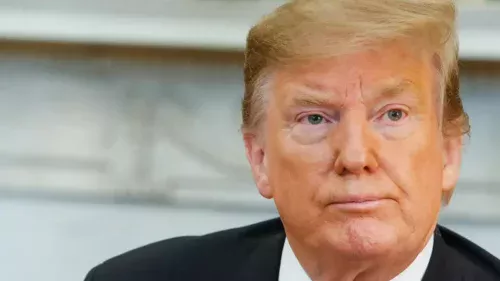 Câmara dos EUA aprova fim de tarifas de Trump sobre Canadá apesar de ameaças do ex-presidente