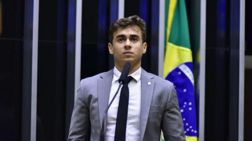 Justiça condena deputado Nikolas Ferreira a pagar R$ 40 mil por transfobia
