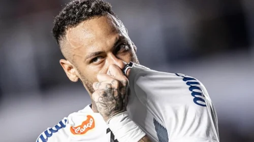 Neymar renova com o Santos até 2025 e emociona torcida com declaração