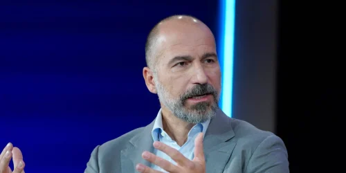 Funcionários da Uber usam clone de IA do CEO para preparar reuniões