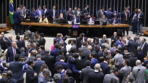 Câmara Acelera Projeto para Eliminar Descontos Automáticos no INSS