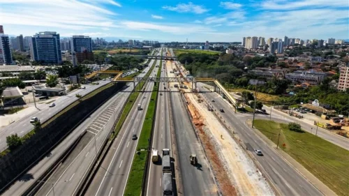 Obras na Via Dutra liberam acessos em São José dos Campos após ampliação de faixas