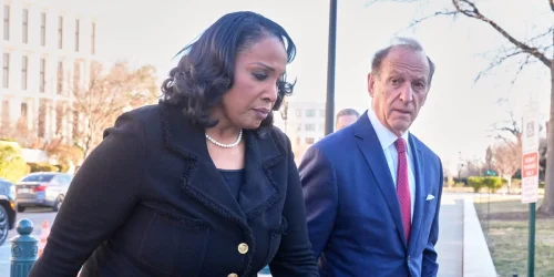 Suprema Corte dos EUA questiona poder de Trump para demitir diretora do Fed