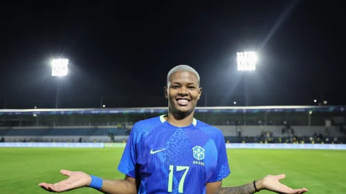 Jhonson brilha em estreia pela seleção brasileira e decide amistoso contra Japão