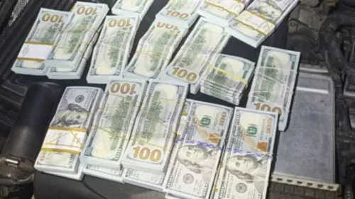 Estrangeiros são presos com US$ 218 mil escondidos em motor de Mercedes na BR-376