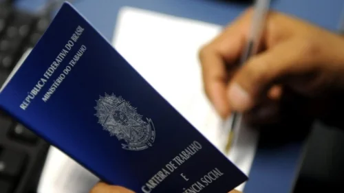 Agências do Trabalhador no DF oferecem 877 vagas com salários de até R$ 3,5 mil
