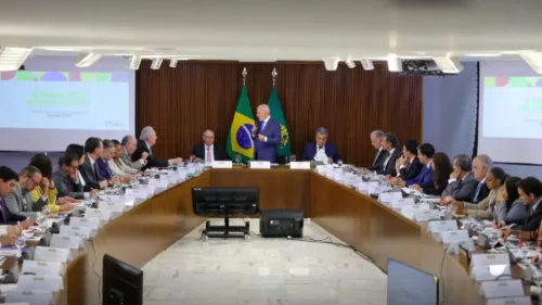 Lula convoca reunião de emergência após captura de Maduro e ataques na Venezuela