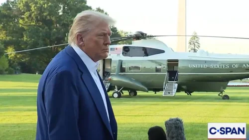 Trump acusa Israel e Irã de violar trégua horas após anúncio e alerta Netanyahu