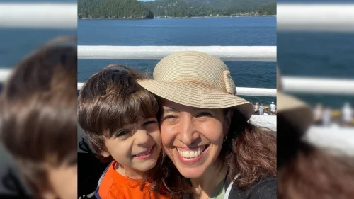 Brasileira e filho de 4 anos são atropelados por ônibus no Canadá; criança morre