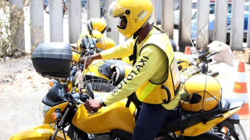 Câmara de SP aprova regras para mototáxi por aplicativo em segunda votação