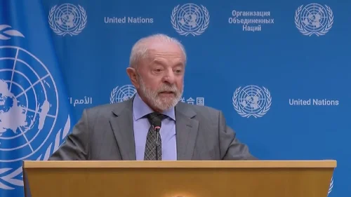 Lula assina indulto natalino de 2025 e mantém exclusão de crimes contra democracia