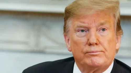 Trump anuncia captura de Maduro após ataque militar dos EUA à Venezuela