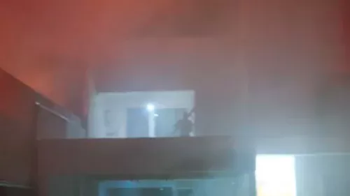 Incêndio destrói casa em loteamento de Foz do Iguaçu, no Paraná