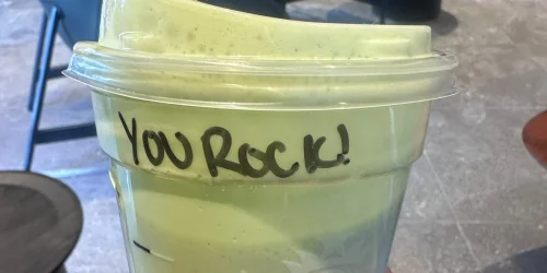 Starbucks reverte queda com estratégia de "volta às origens" e reformas nas lojas