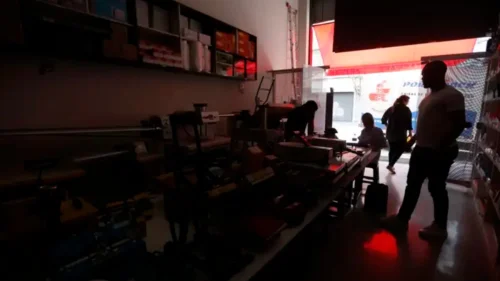 MP e Defensoria ajuizam ação contra Enel por restabelecimento imediato de energia em SP