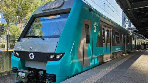 Falha elétrica causa lentidão em trens da Linha 8-Diamante em São Paulo