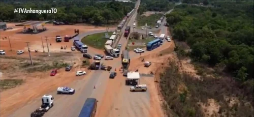 Prefeito de Filadélfia bloqueia rodovia para pressionar governo federal