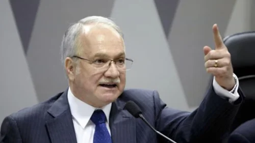 Fachin defende Toffoli e alerta: 'STF não se curva a ameaças'