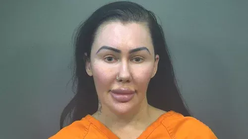 Mãe usava filha de 5 anos para vender conteúdo sexual no OnlyFans; prisão decretada