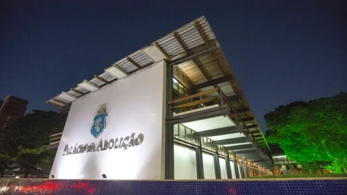 Pesquisa mostra empate técnico entre Elmano e Ciro na disputa pelo governo do Ceará