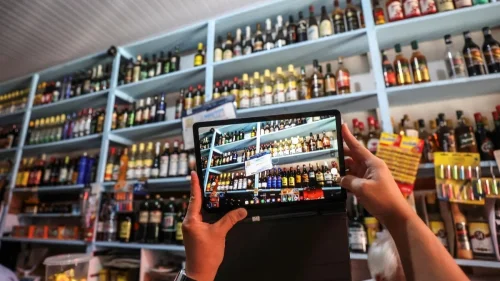 Polícia prende dono de adega após morte de adolescente com suspeita de intoxicação