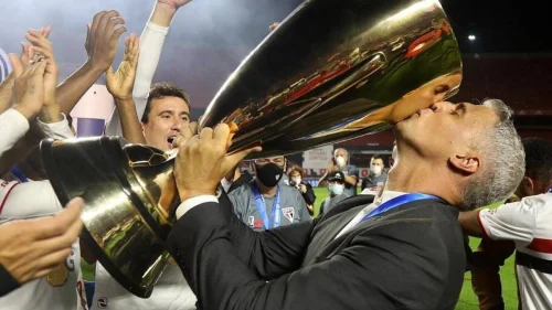 São Paulo anuncia retorno de Hernán Crespo como técnico até o fim de 2026