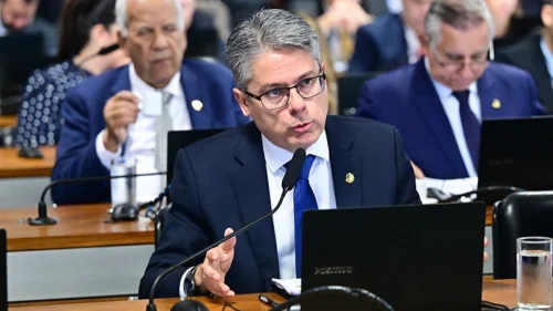 Senado aprova marco legal que endurece penas para facções e milícias