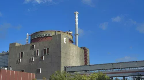 Drone atinge usina nuclear sob controle russo: AIEA confirma e alerta para risco de catástrofe