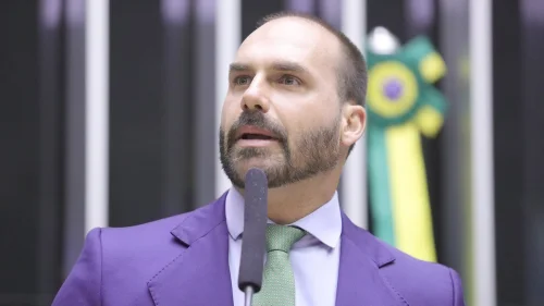 Eduardo Bolsonaro é incluído na Dívida Ativa da União por faltas