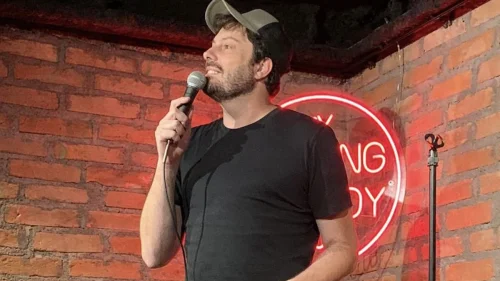 Gerente de comedy club de Danilo Gentili é suspeito de desviar R$ 500 mil