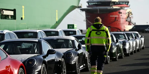 Trump ameaça elevar tarifas sobre carros europeus a 25% na próxima semana: o que isso significa para você?