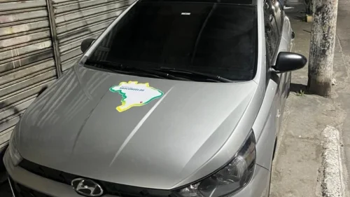 Assaltantes roubam carro de projeto social com quimonos de crianças em Caxias